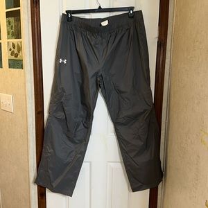 UNDER ARMOUR. STORM. WATER RESISTANT LOOSE WINDPANTS.